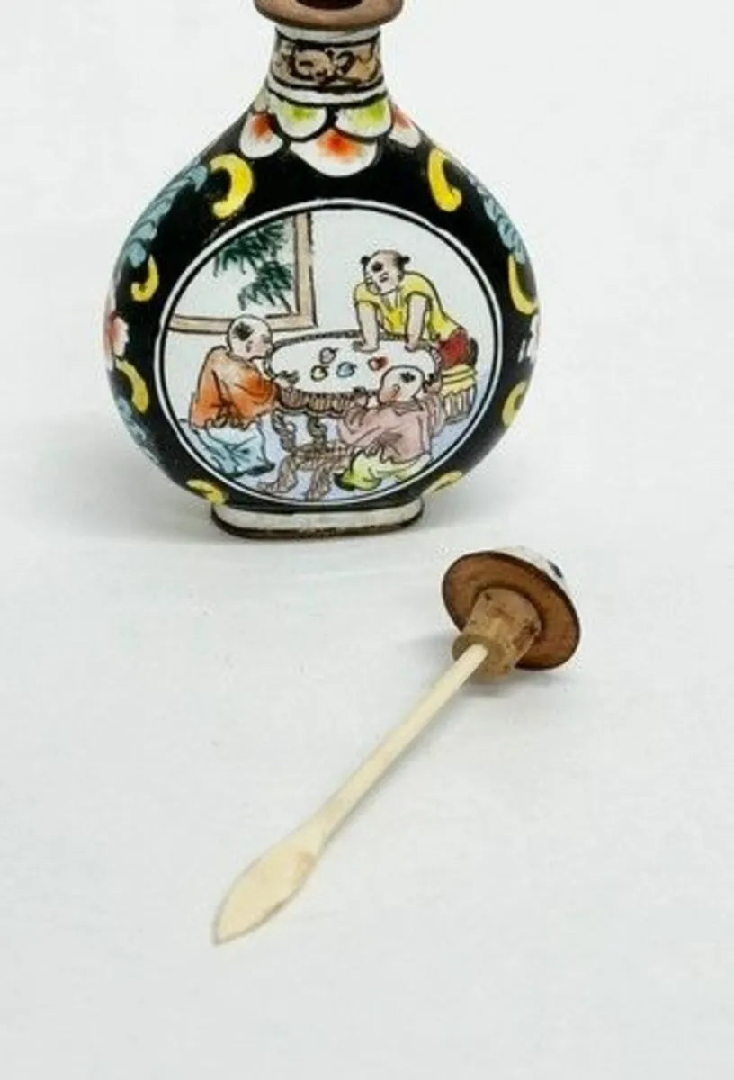 Chinese Scent Bottle - Image 3