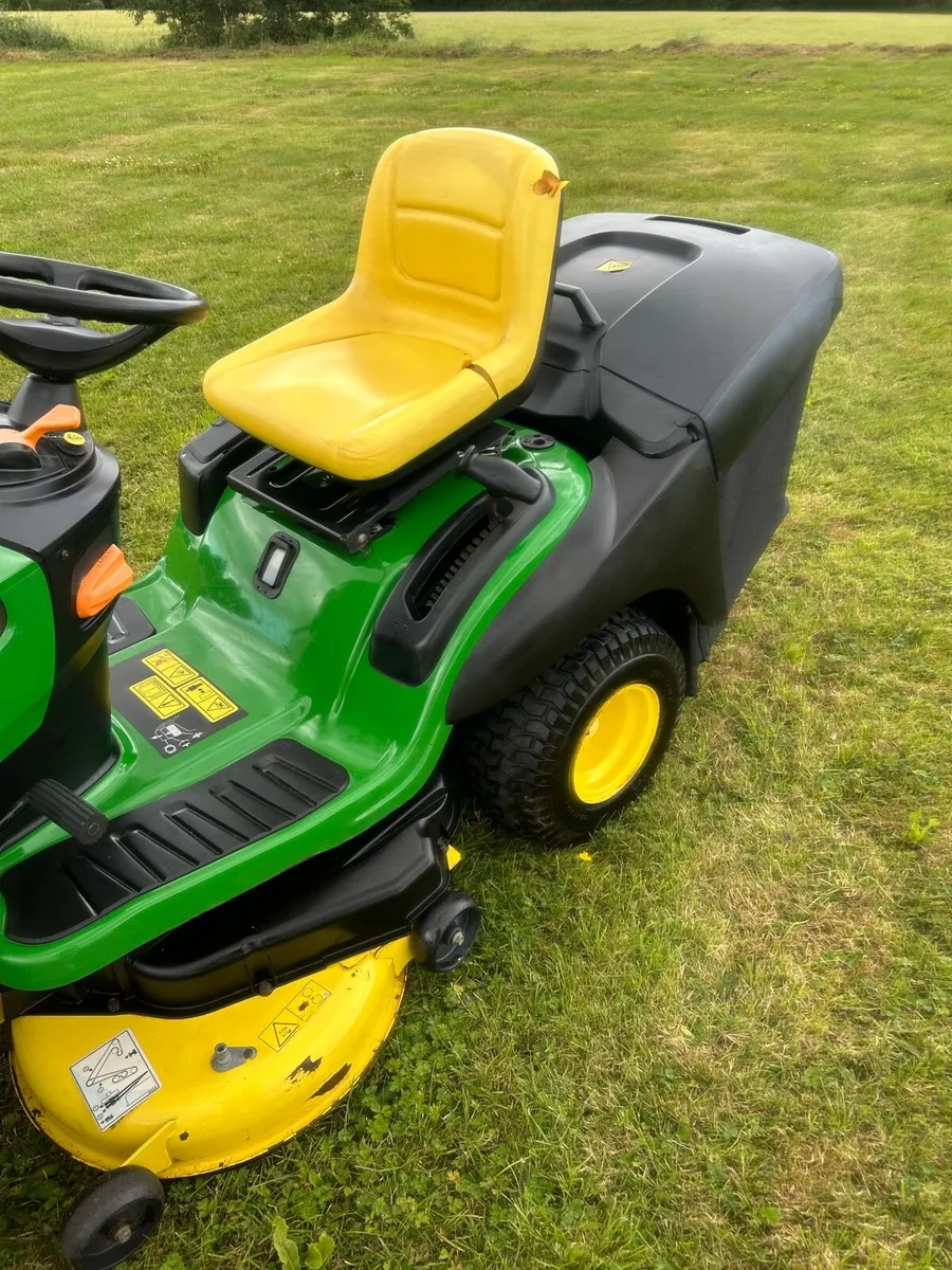 John Deere lawn mower X166R - Image 4