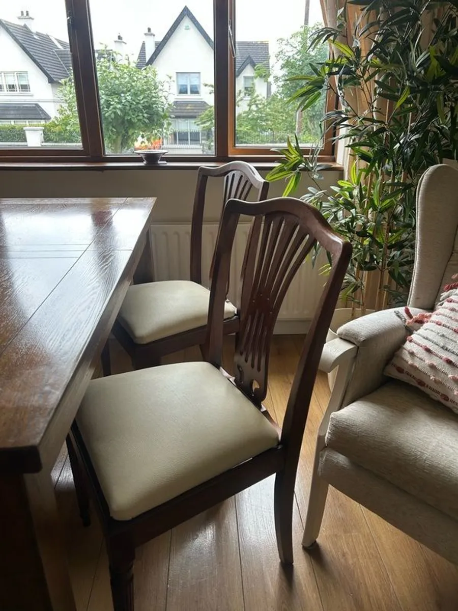 dining - Image 2