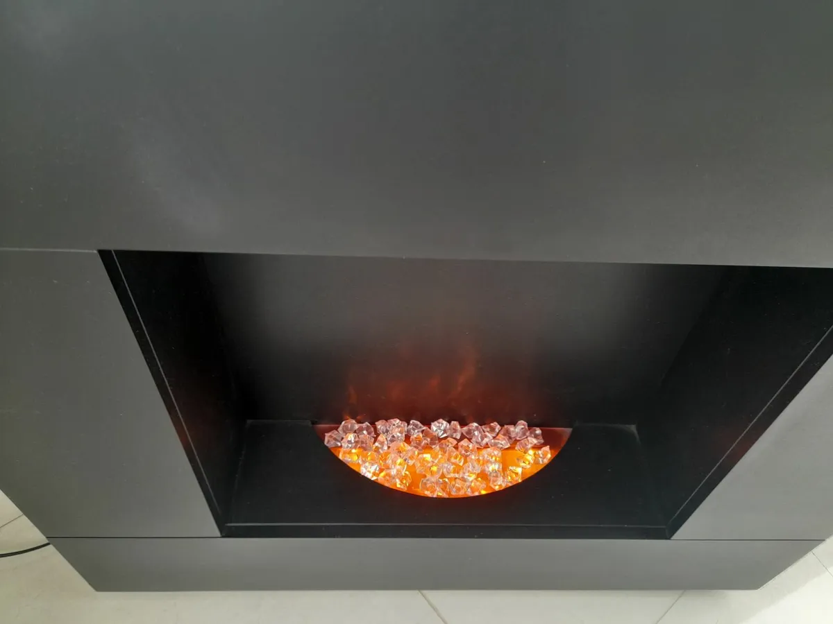 Electric fireplace - Image 2