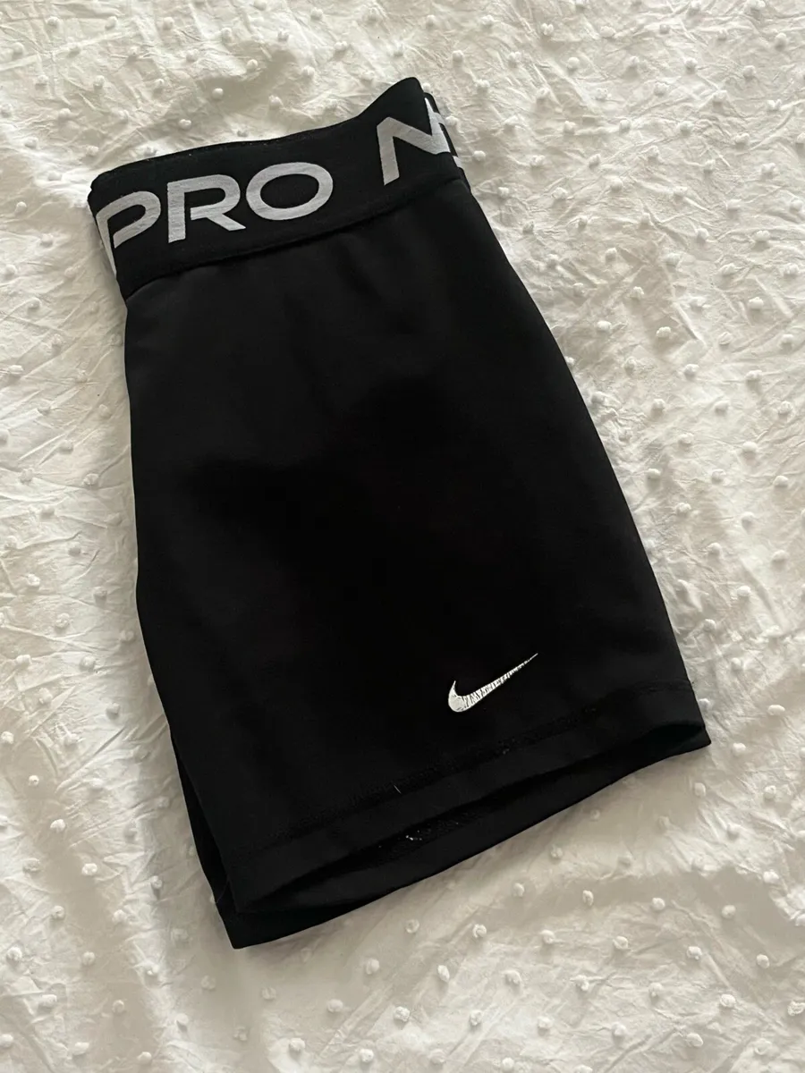 Nike pro shorts - Image 1
