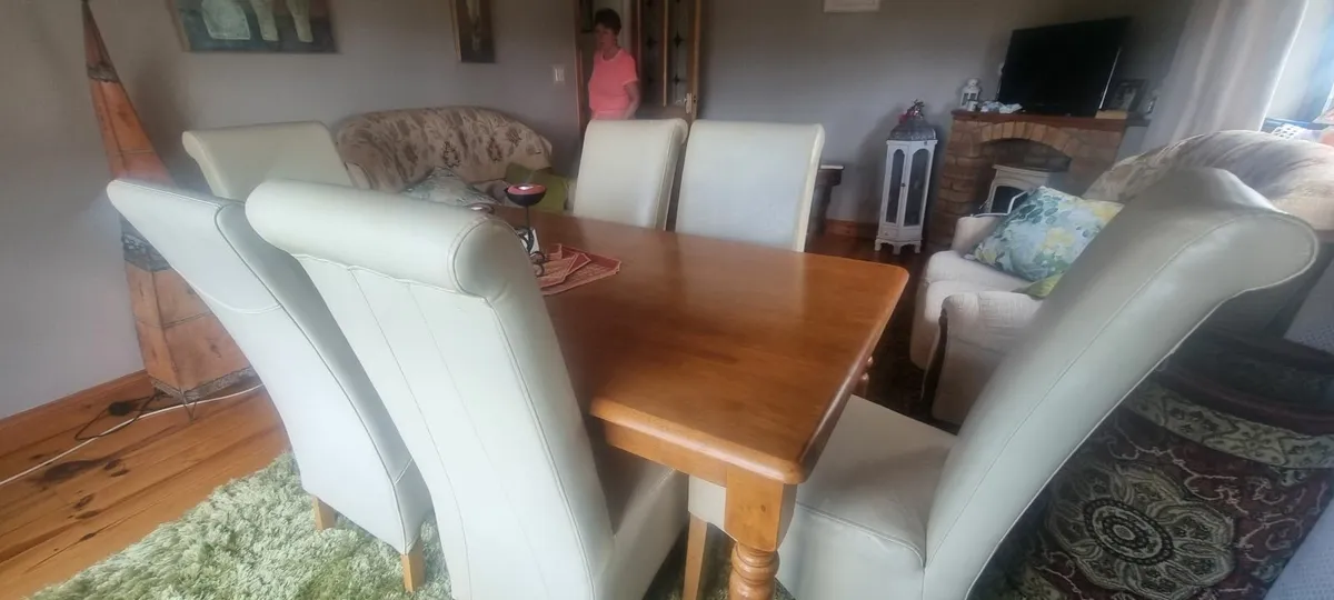 Six leather chairs - Image 1