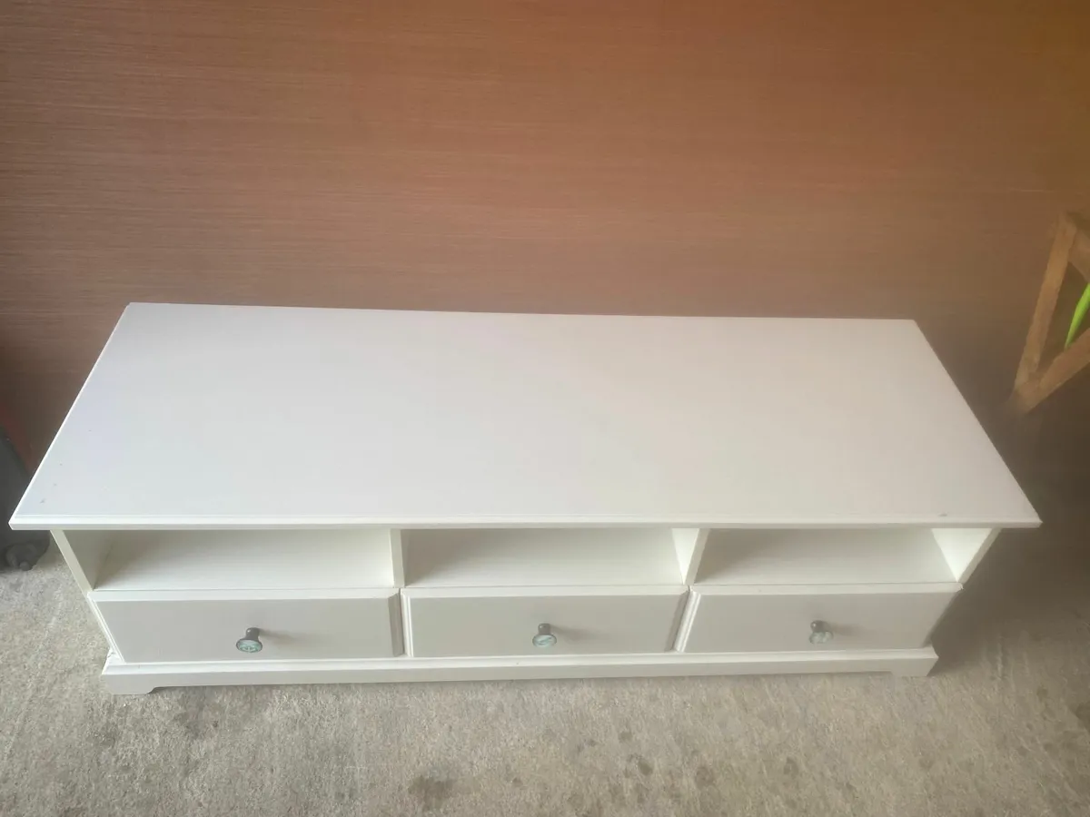 TV Unit - Image 1