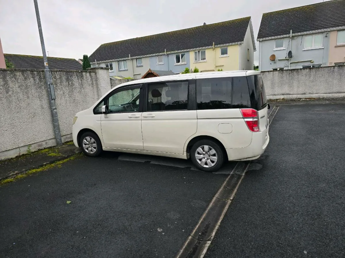 Honda Stepwagon - Image 1