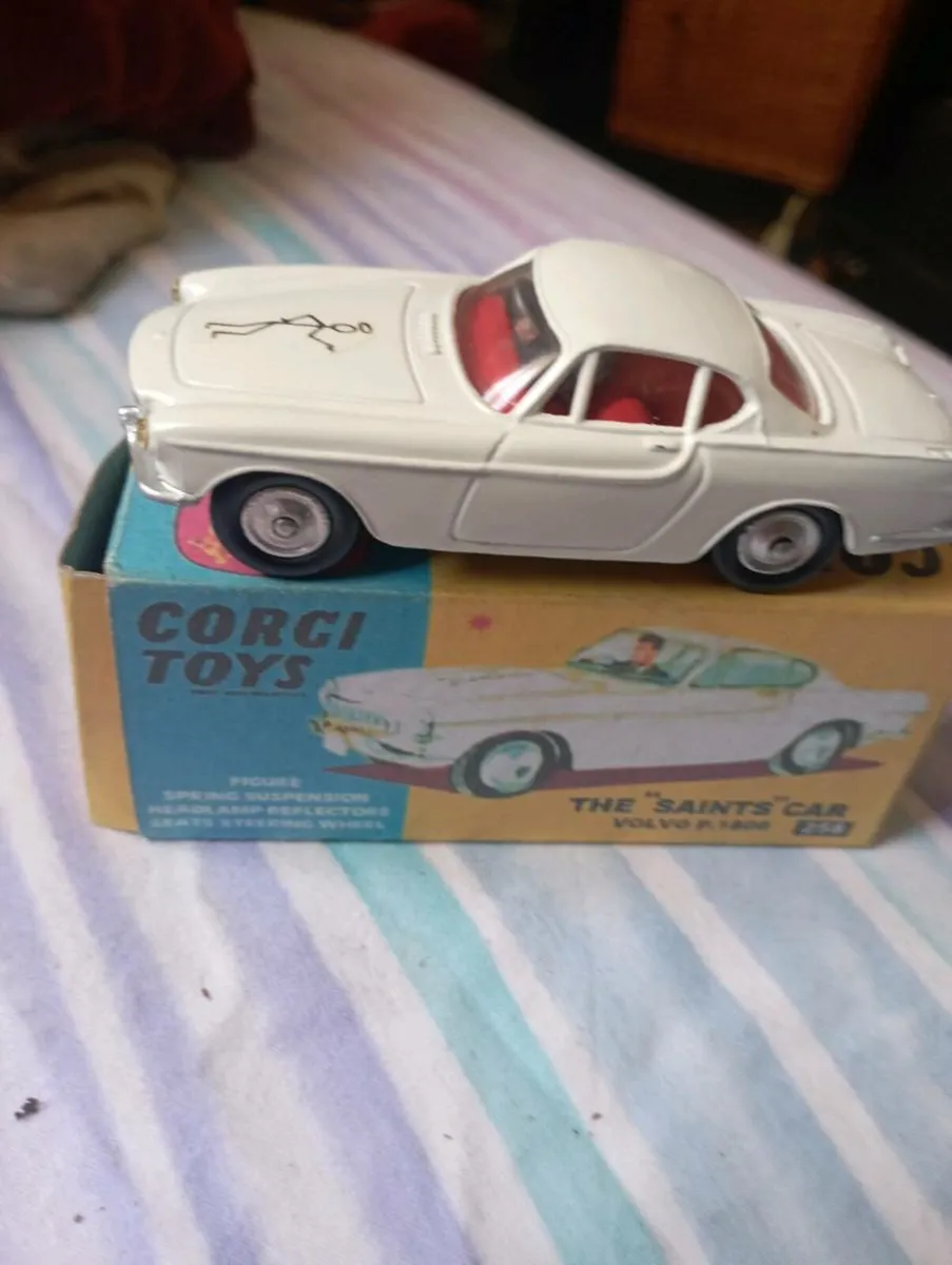 THE SAINT VOLVO P1800 DIE - CAST MODLE CAR - Image 2