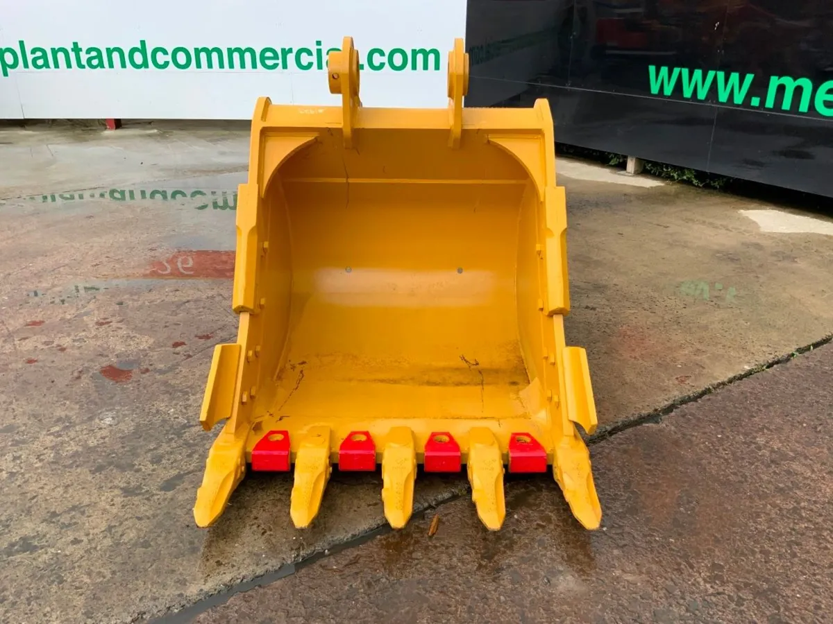 UNUSED 48" DIGGING BUCKET......80mm pins.....1973. - Image 3
