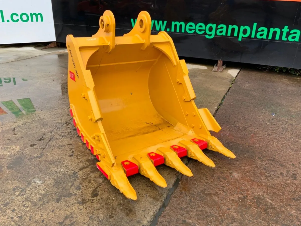 UNUSED 48" DIGGING BUCKET......80mm pins.....1973. - Image 4