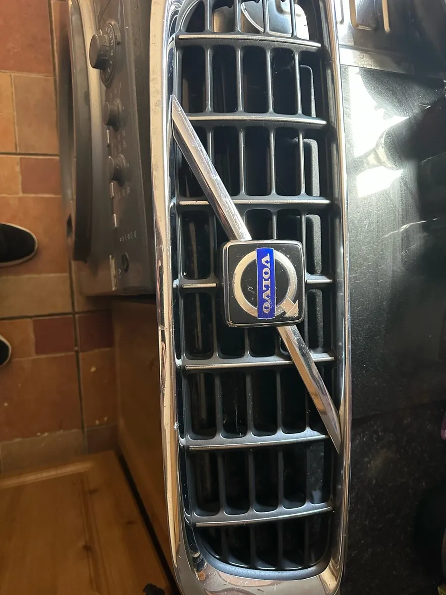 Grill Volvo V70 Mk3 - Image 2