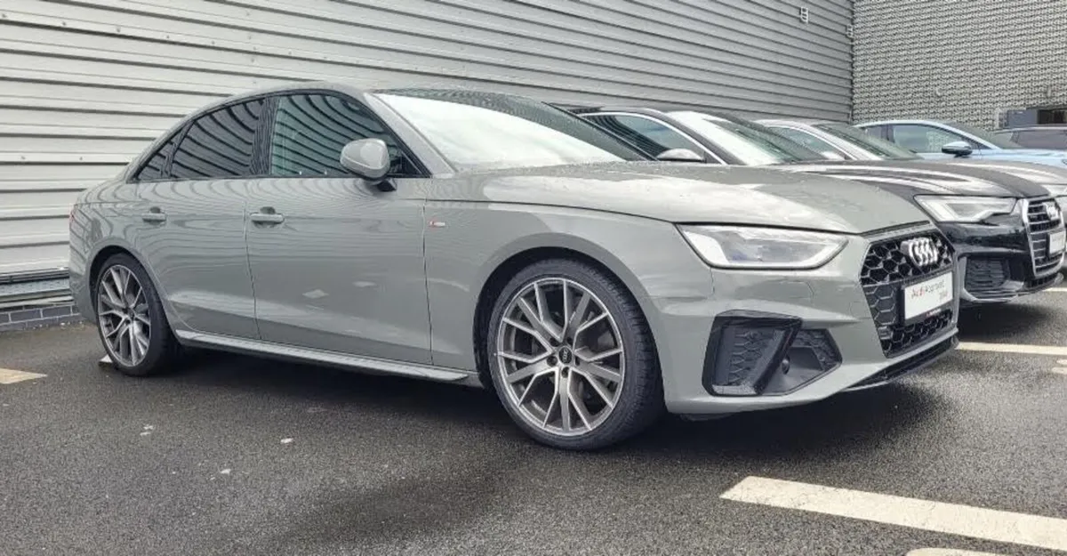 Audi A4 2021 - Image 2
