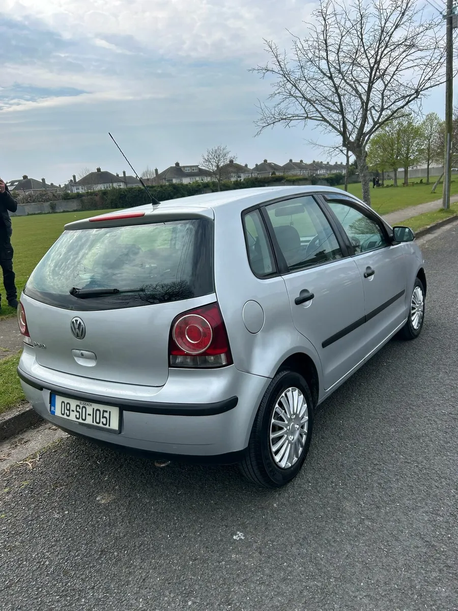 Volkswagen polo 09 - Image 2