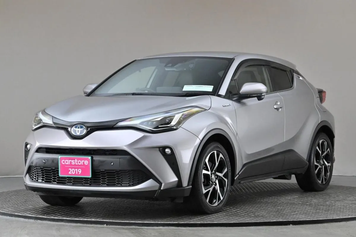 Toyota C-HR 1.8 Hybrid Sport half Leather reverse - Image 3