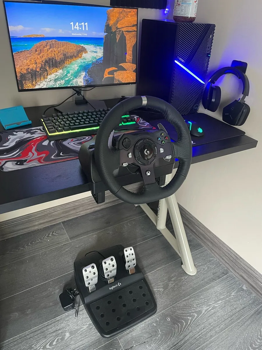 Logitech G920 Steering-wheel and pedals - Image 1
