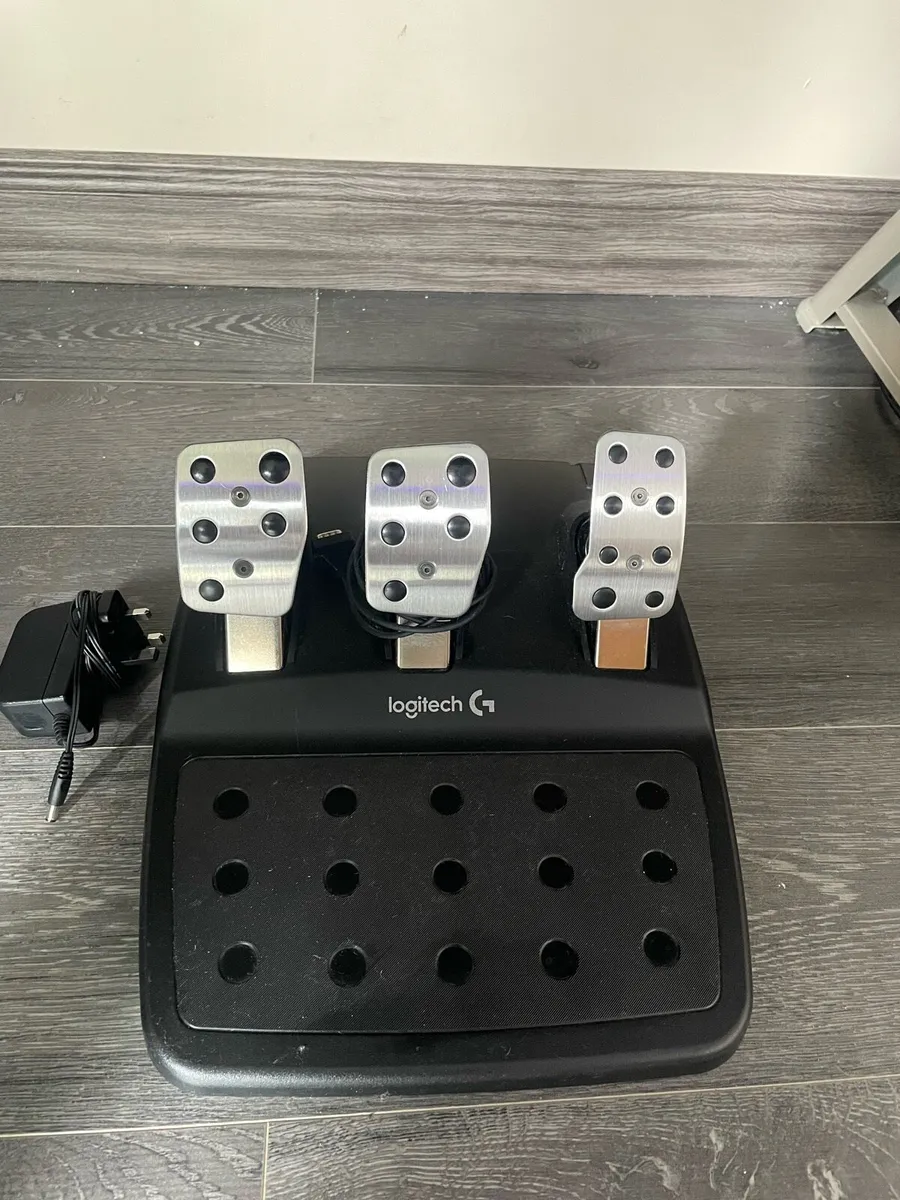 Logitech G920 Steering-wheel and pedals - Image 4