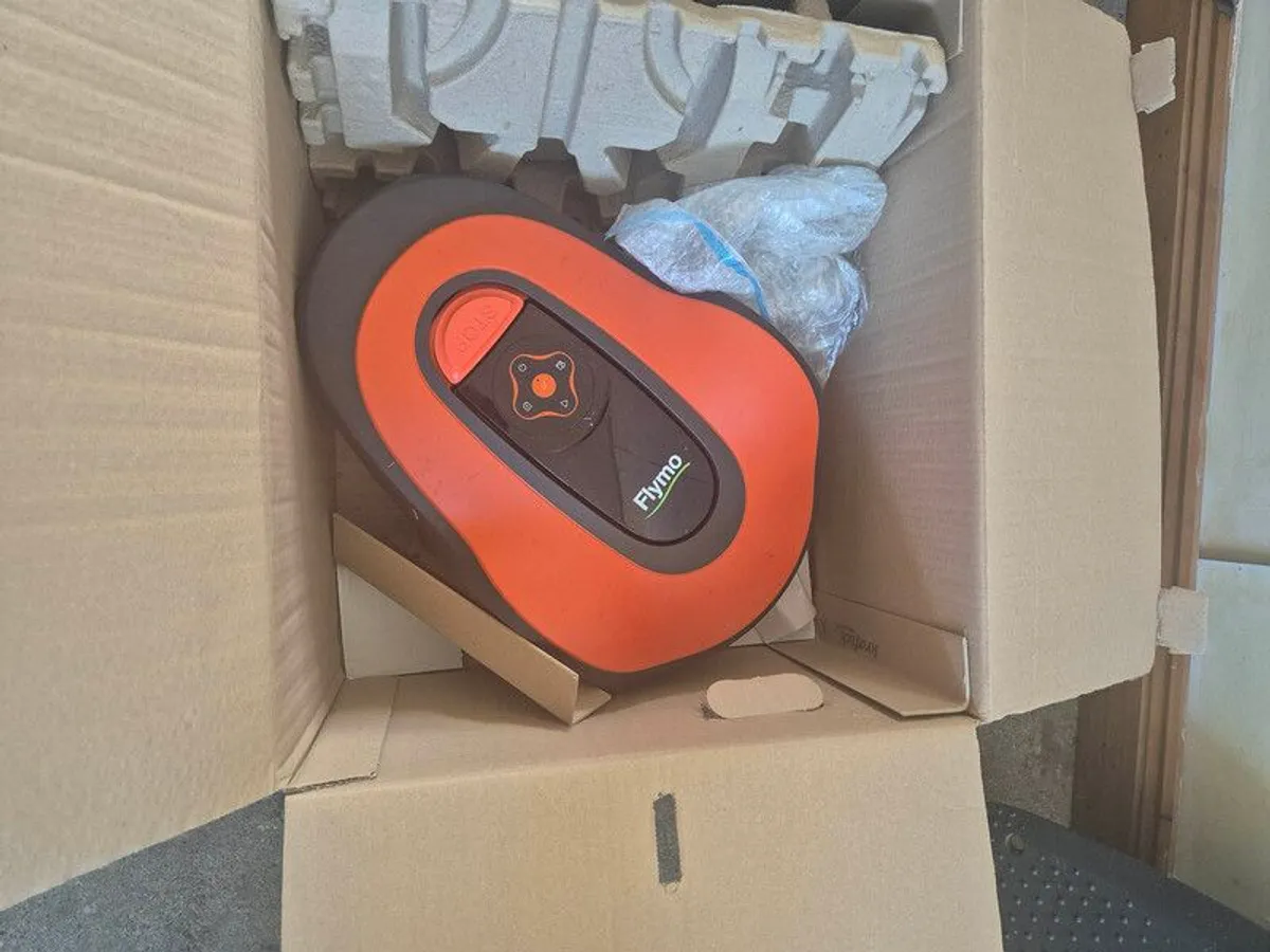flymo robotic lawnmower - Image 4