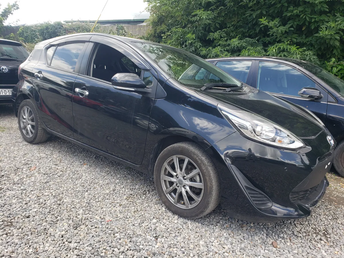 Toyota aqua 2021 - Image 2
