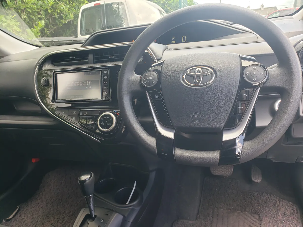 Toyota aqua 2021 - Image 4