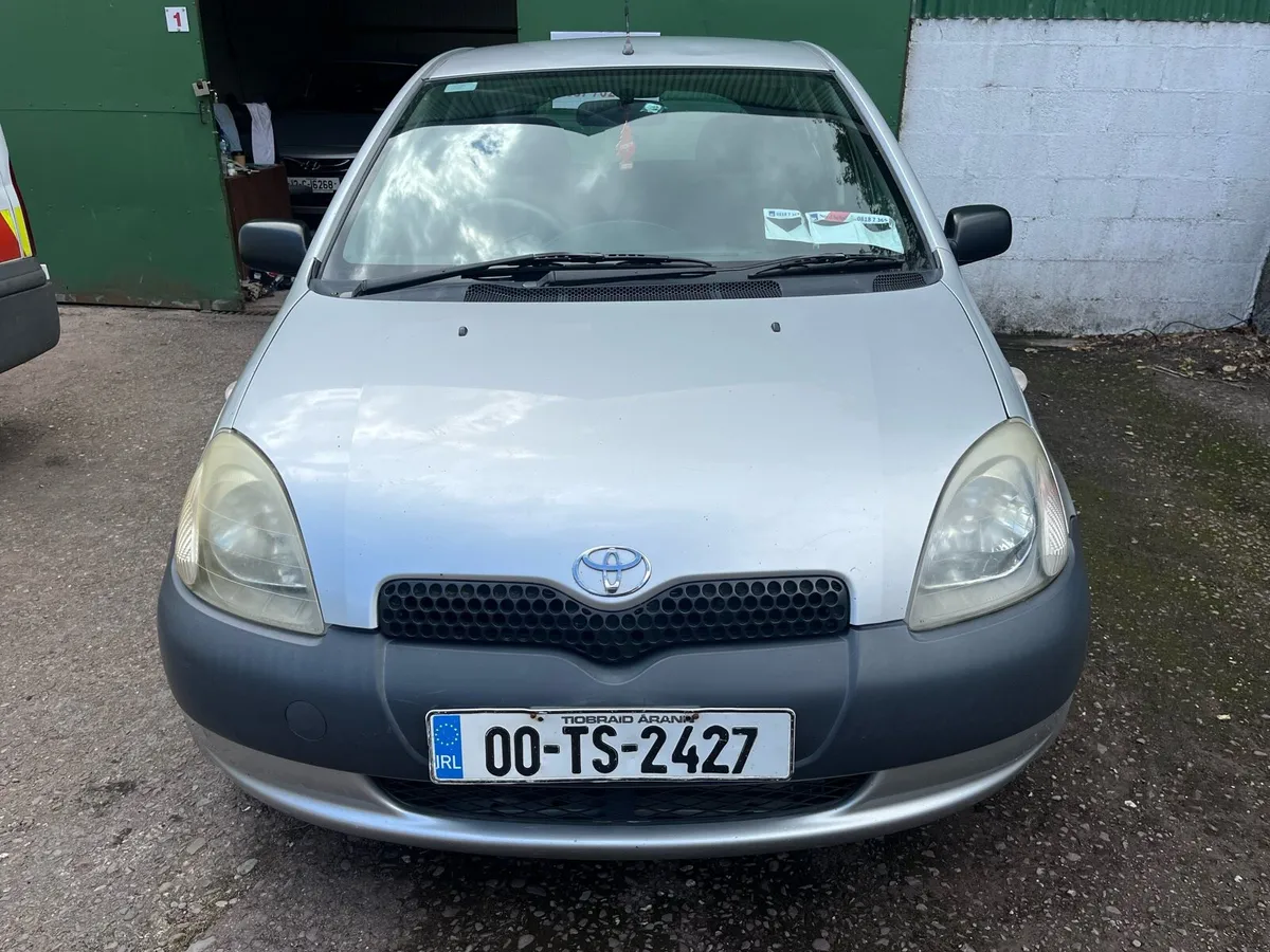 00 Toyota Yaris 1.0 petrol - Image 2