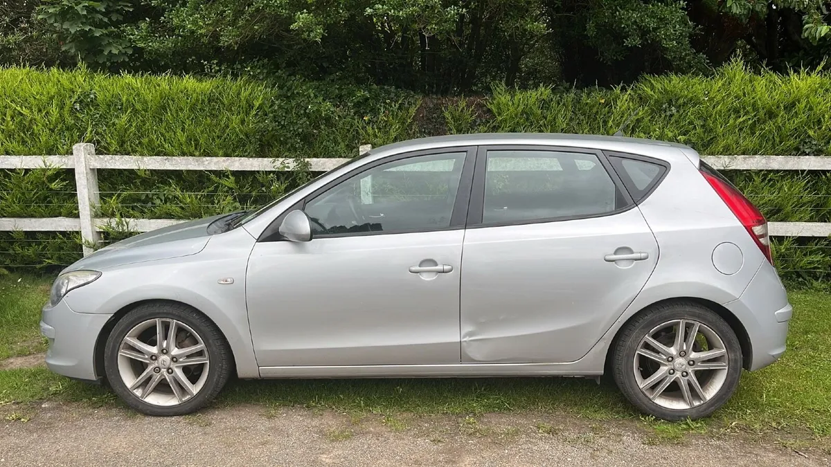 Hyundai i30 2010 - Image 2