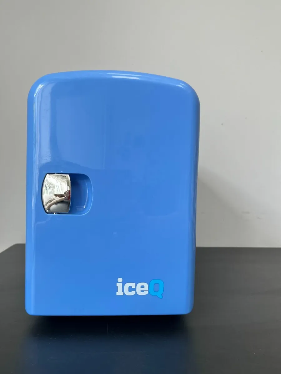 Mini Fridge - Image 1