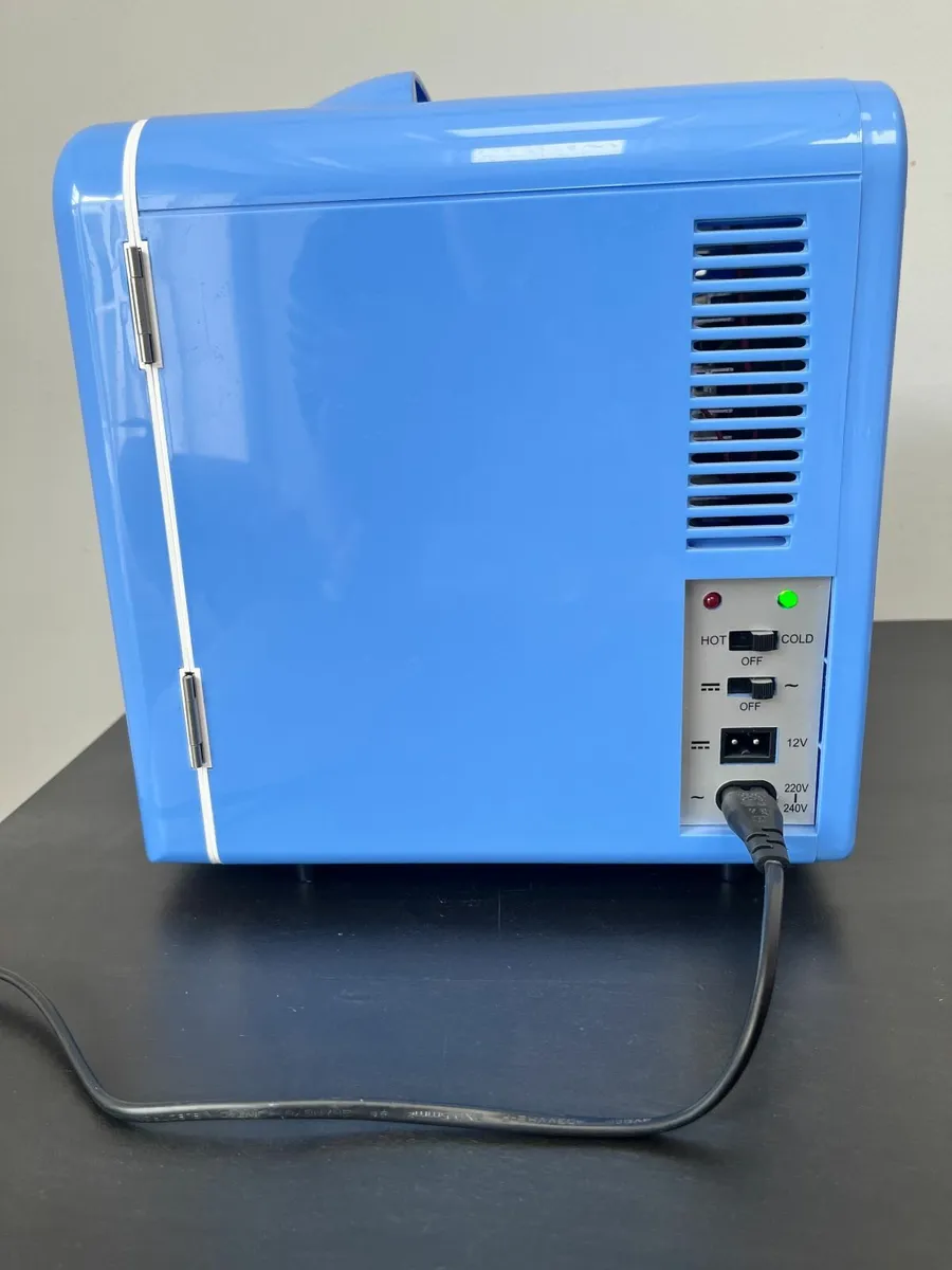 Mini Fridge - Image 4