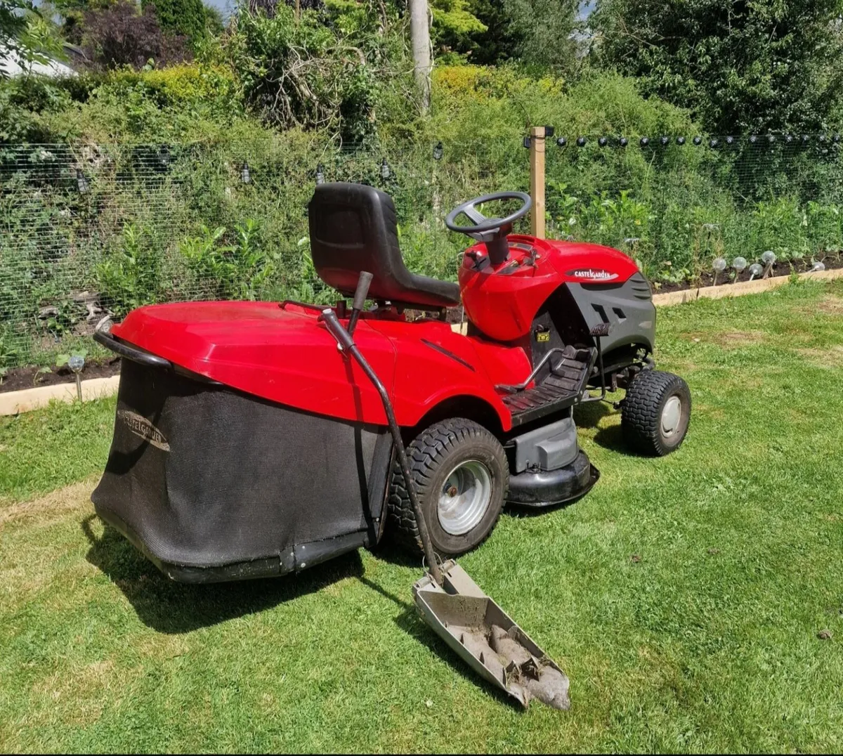 Ride on lawnmower - Image 2