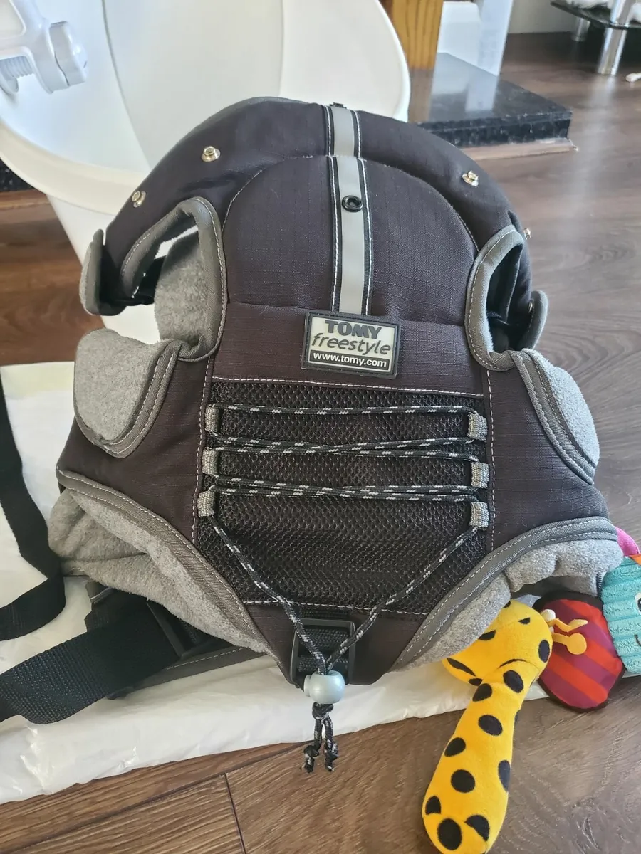 Baby Bundle - Snuggle bath, Tomy Sling harness - Image 3