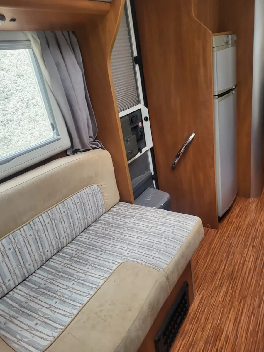 Laika Rexoline 721 motorhome - Image 4
