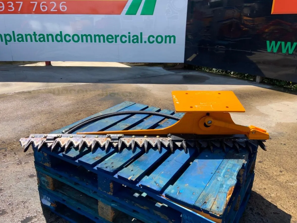 UNUSED 60" MINI DIGGER HEDGE CUTTER.......2070. - Image 2