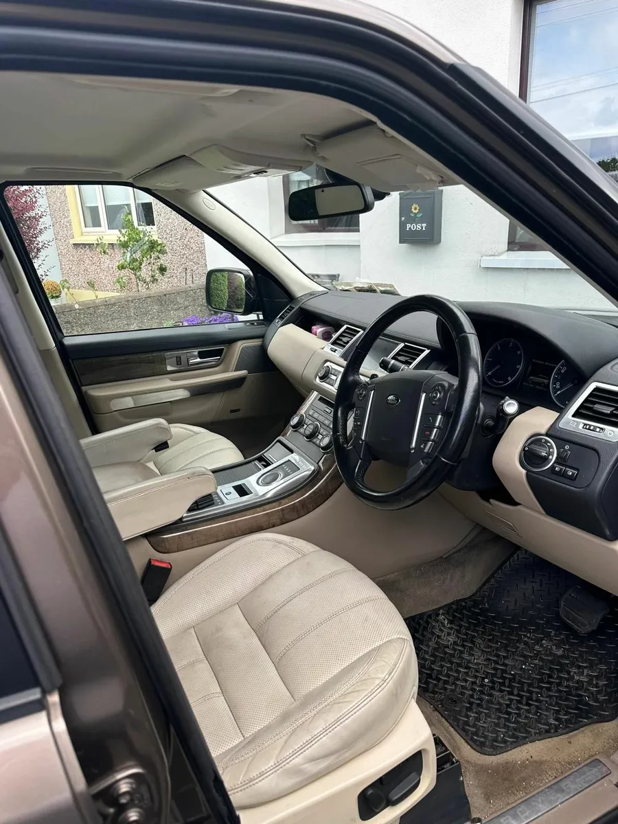 Land Rover Range Rover Sport 2012 - Image 2
