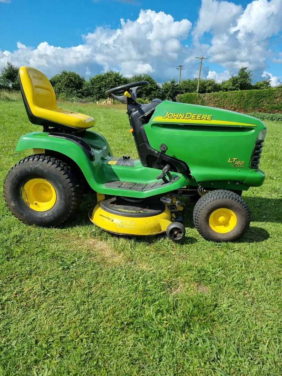 John deere LT160 automatic ride on mower - Image 1