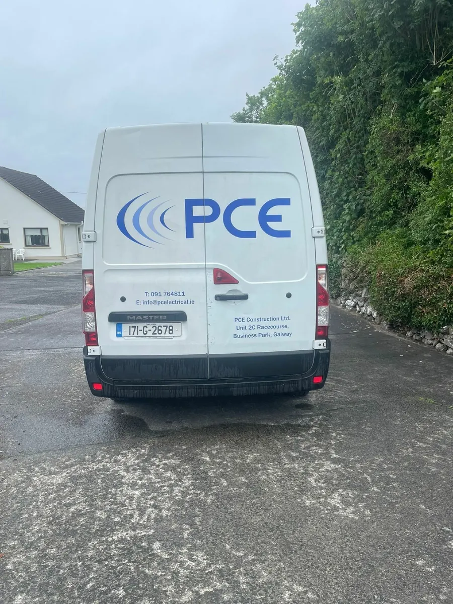 Renault Master 2017 - Image 2