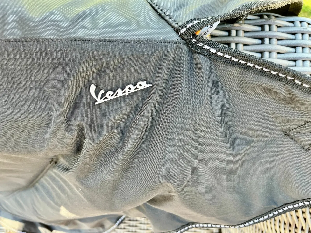 Vespa Leg Cover - Style 605576m010 - Image 1
