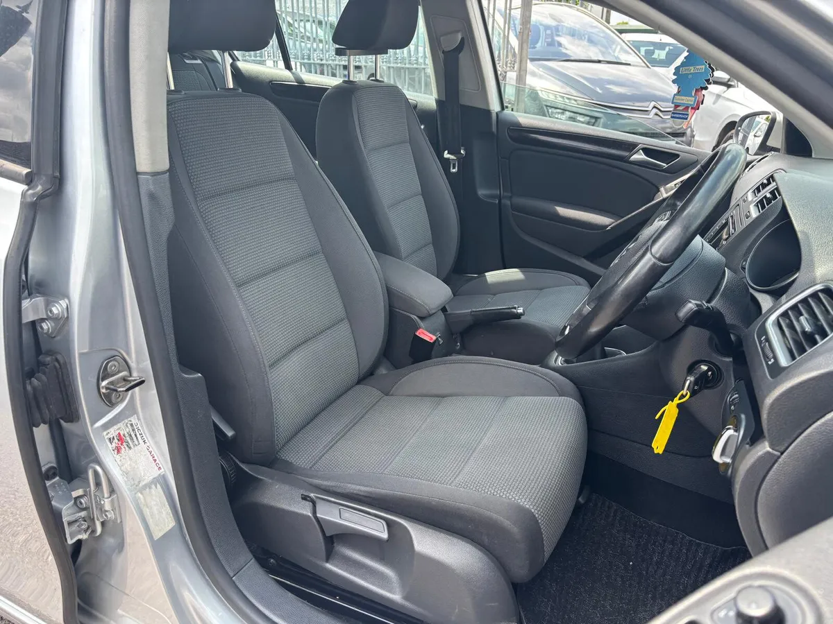 Volkswagen Golf 2012  1.6 TDI  HATCHBACK - Image 3