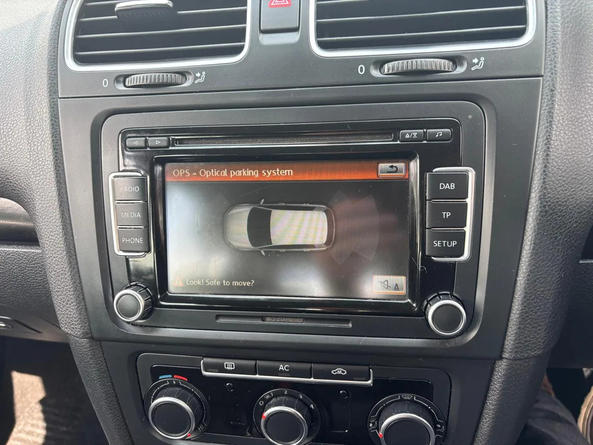 Volkswagen Golf 2012  1.6 TDI  HATCHBACK - Image 4