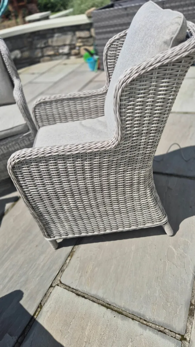 Garden furniture - Image 1