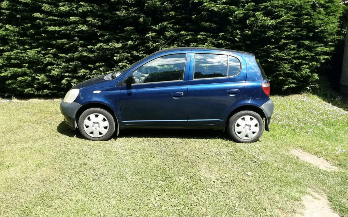 Toyota yaris 1.0 lady owner nctd - Image 1
