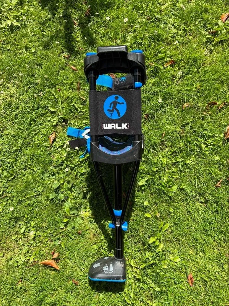 iwalk 3.0 hands free crutch. - Image 2