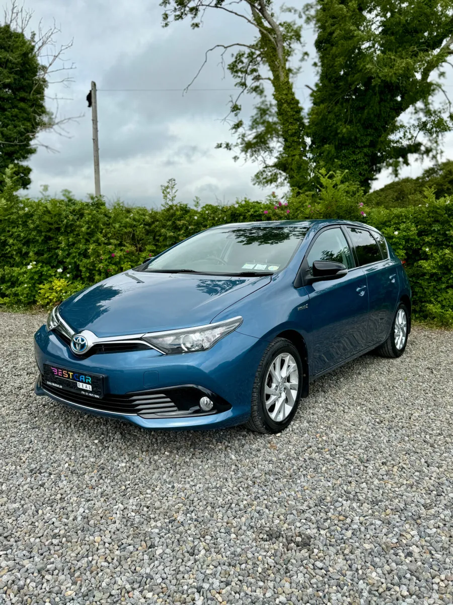 2017 Toyota Auris 1.8 Hybrid Luna Auto - Image 4