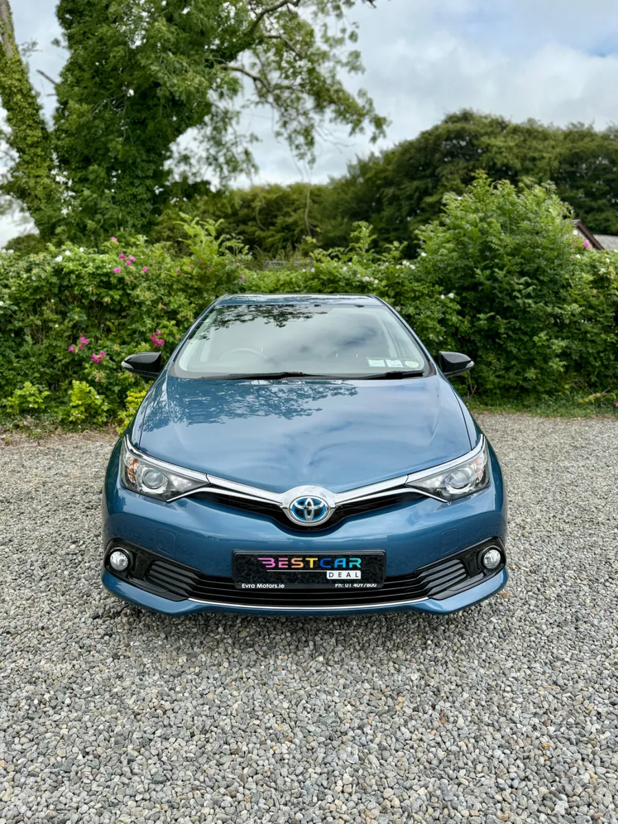 2017 Toyota Auris 1.8 Hybrid Luna Auto - Image 3