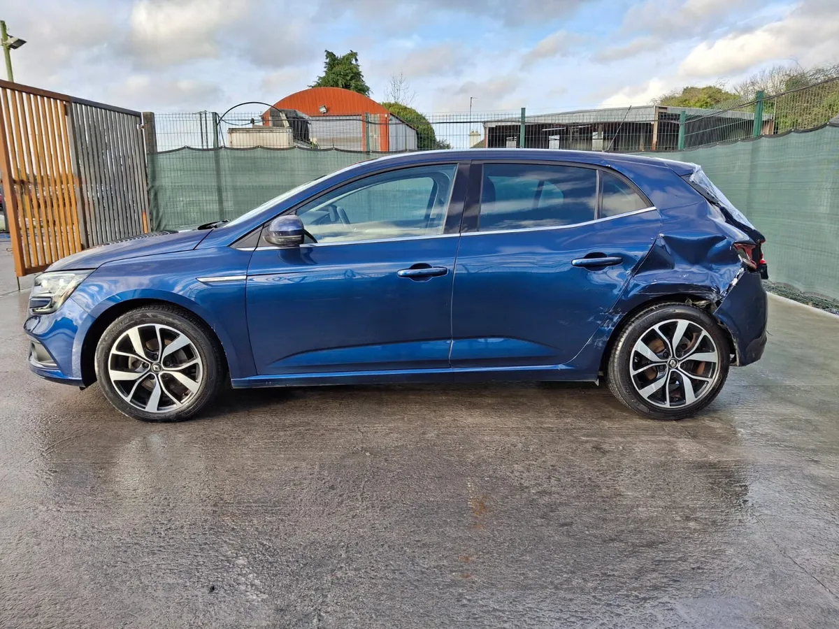 201 Renault Megane - ONLY 23km - Image 4
