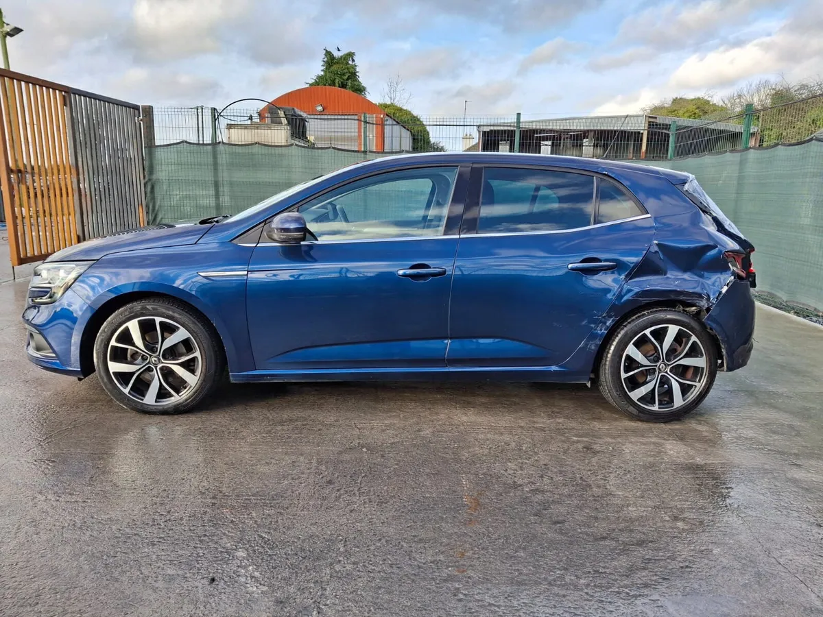 201 Renault Megane - ONLY 23km - Image 3