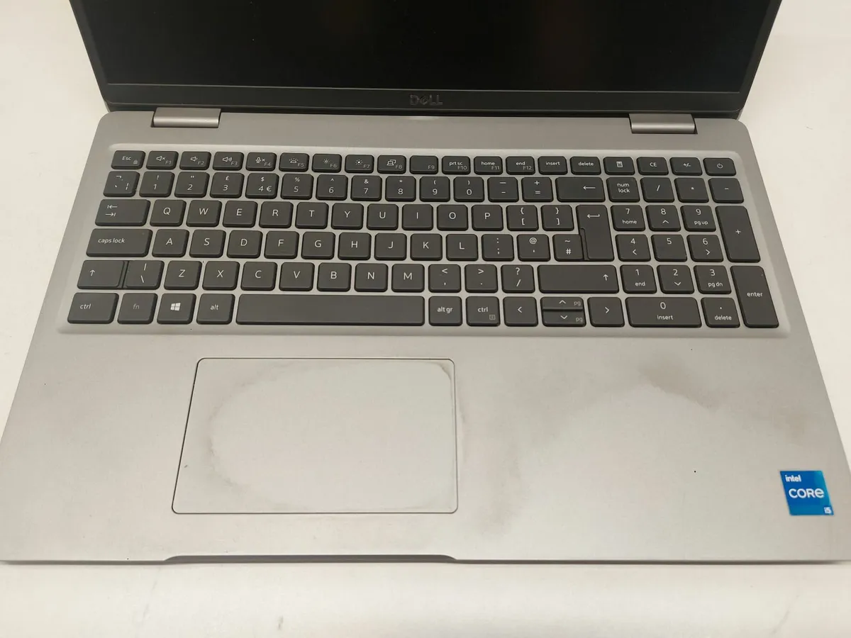 Online auction Of A Dell Latitude 5520 - Image 3