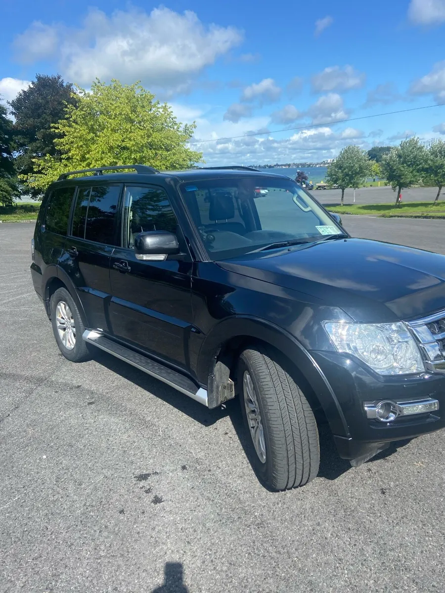 2016 Mitsubishi Pajero Shogun SG3 N1 crew cab - Image 3
