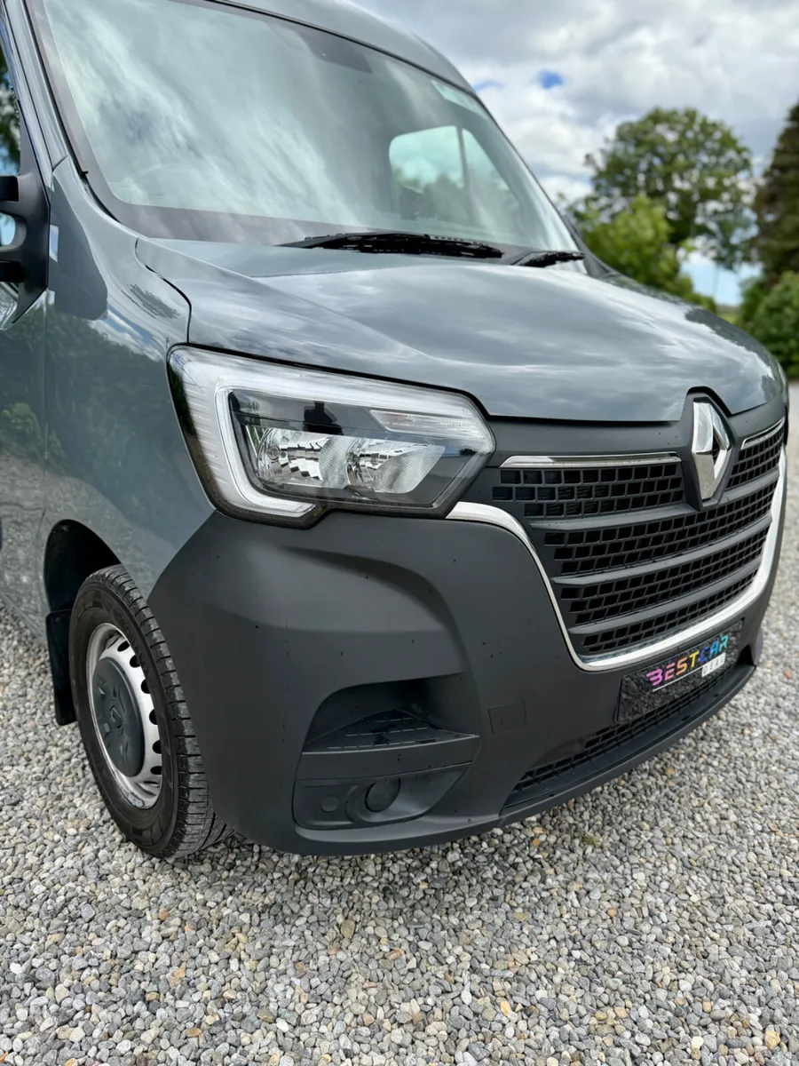 2022 Renault Master 2.3 dci LM35 only 27 kms - Image 3