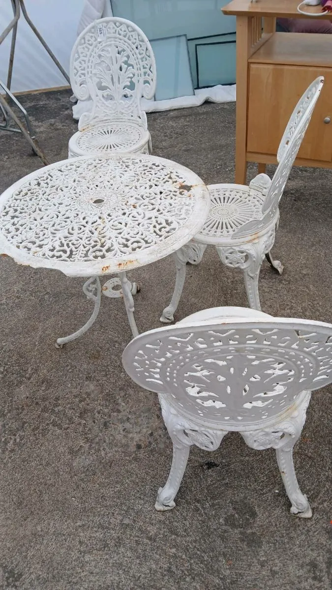 Wrought Iron Garden Table and chairs - Image 4