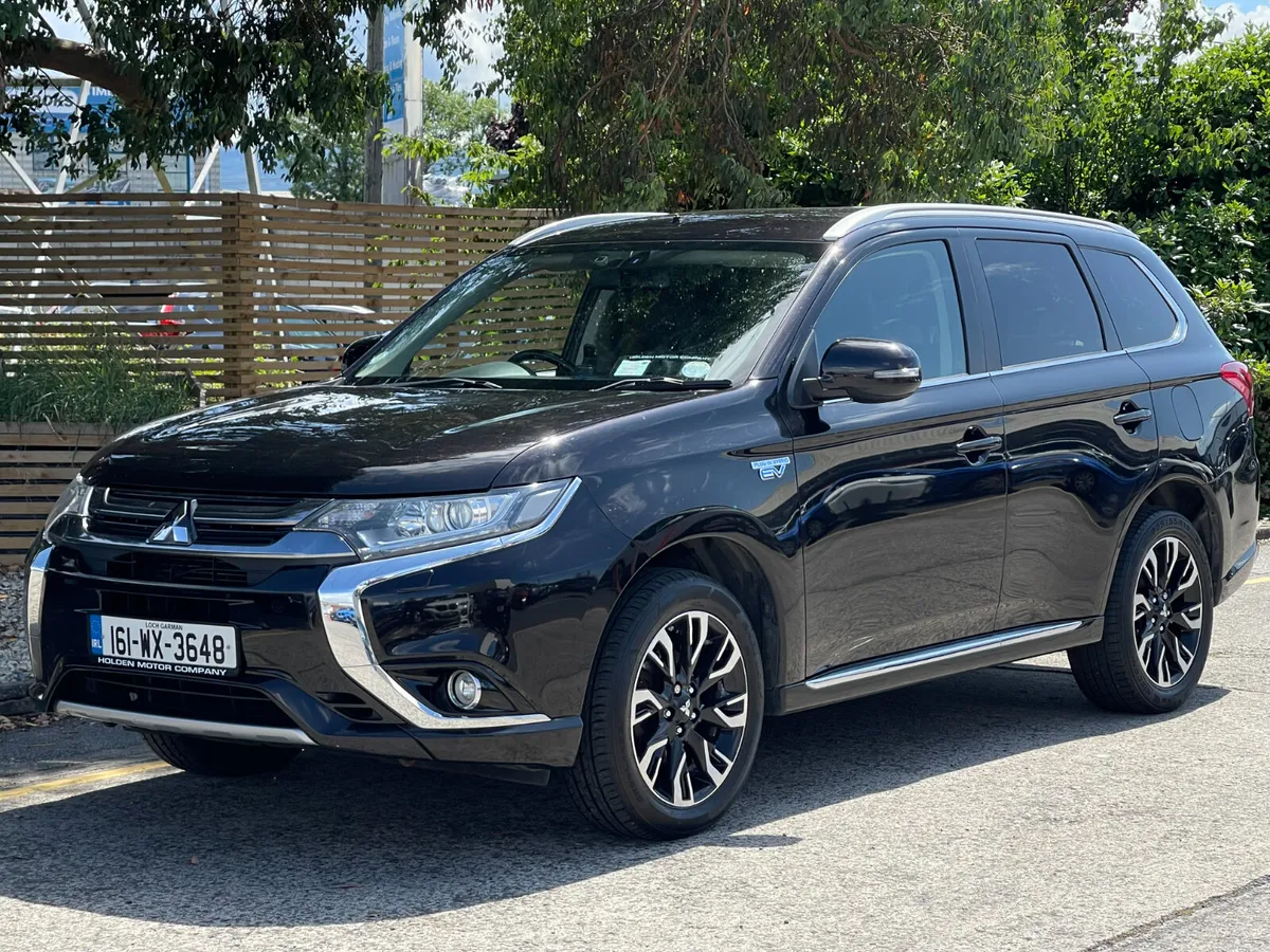 2016 Mitsubishi Outlander..FULL SERVICE HISTORY - Image 2