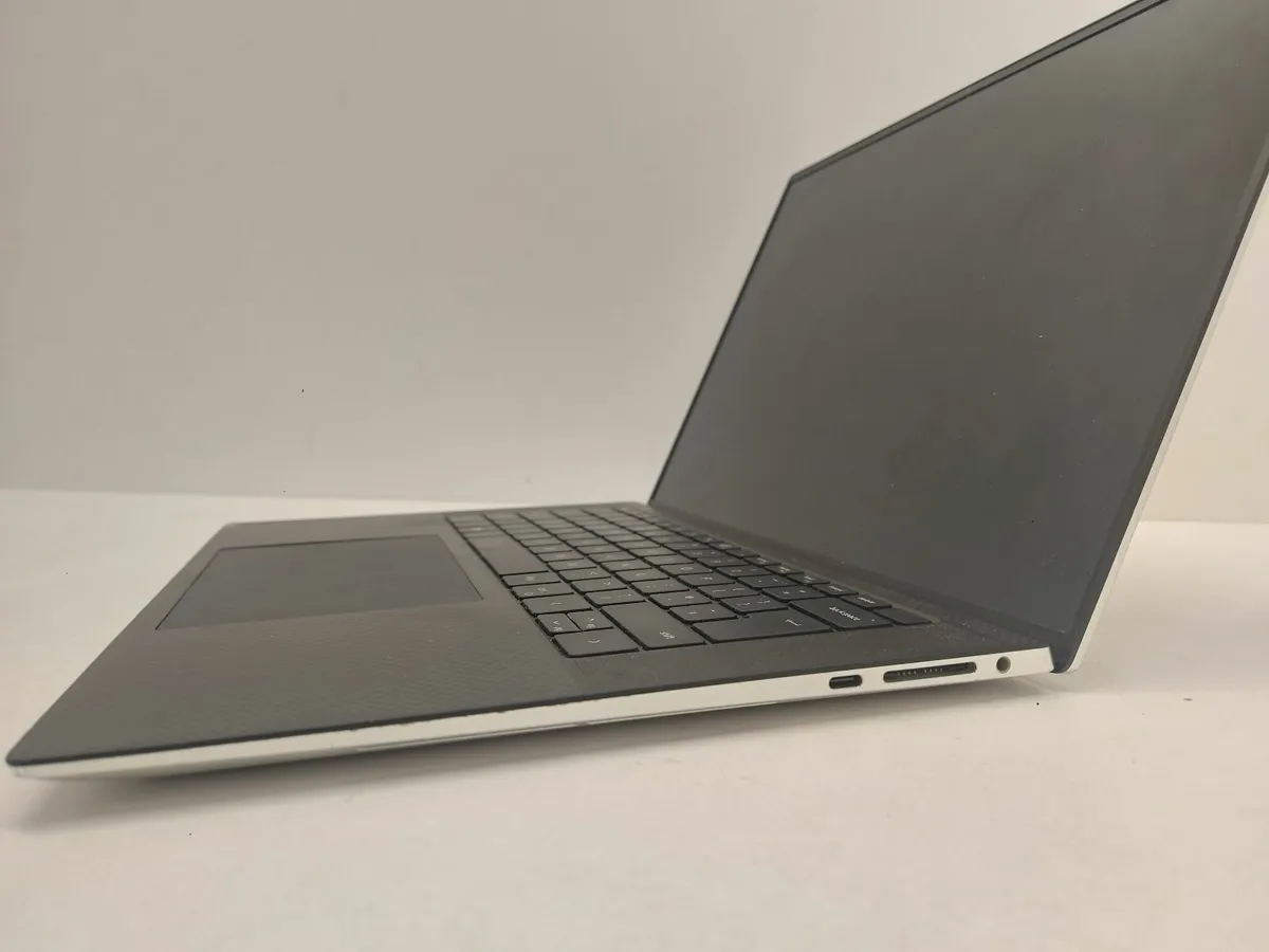 Online Auction Of A Dell XPS P91F & More! - Image 4