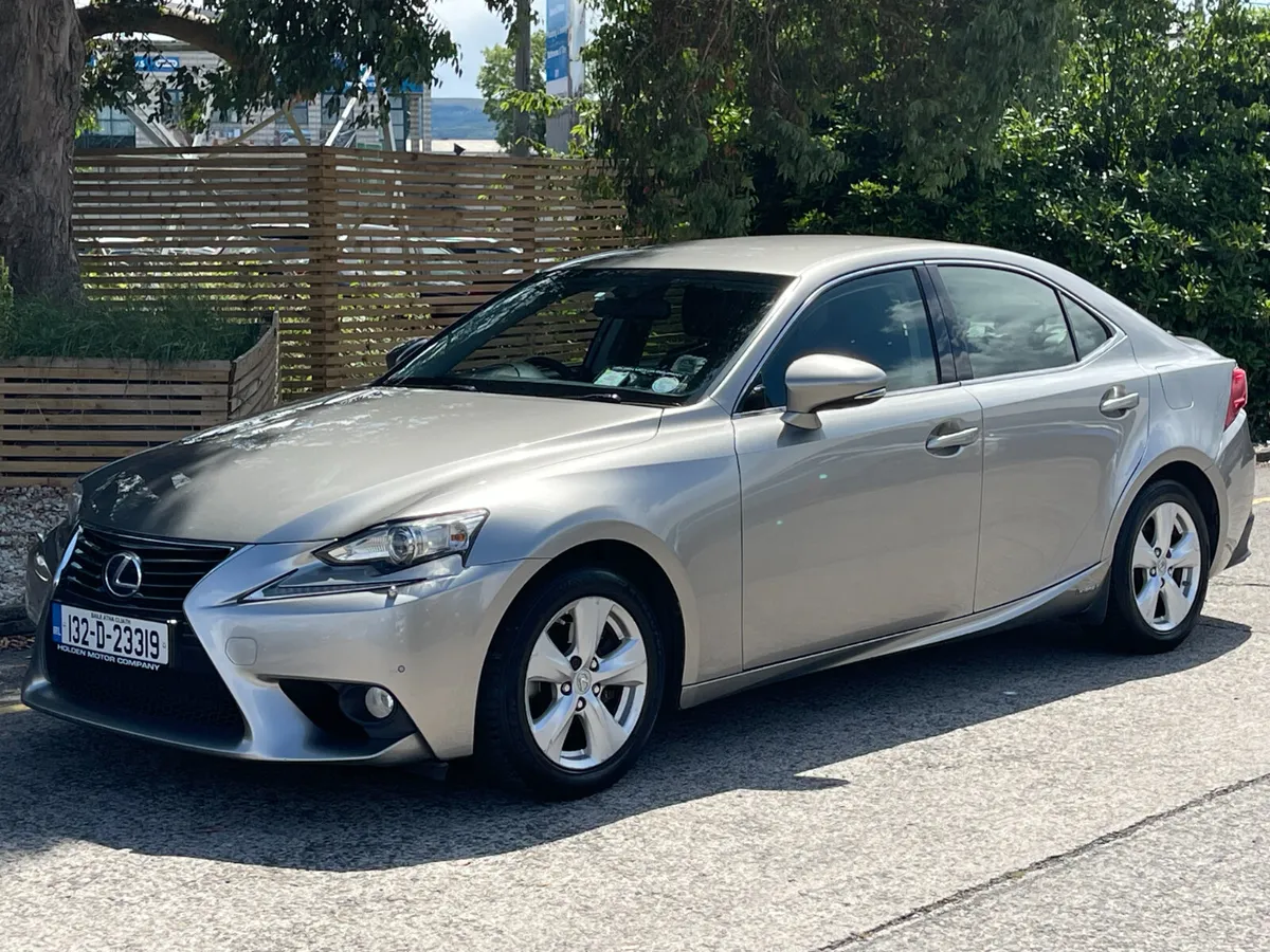 2013 Lexus IS300H...7 STAMP SERVICE HISTORY.. - Image 3