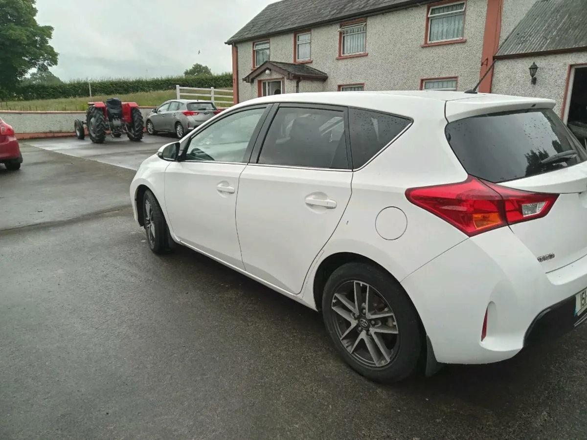 Toyota Auris - Image 2
