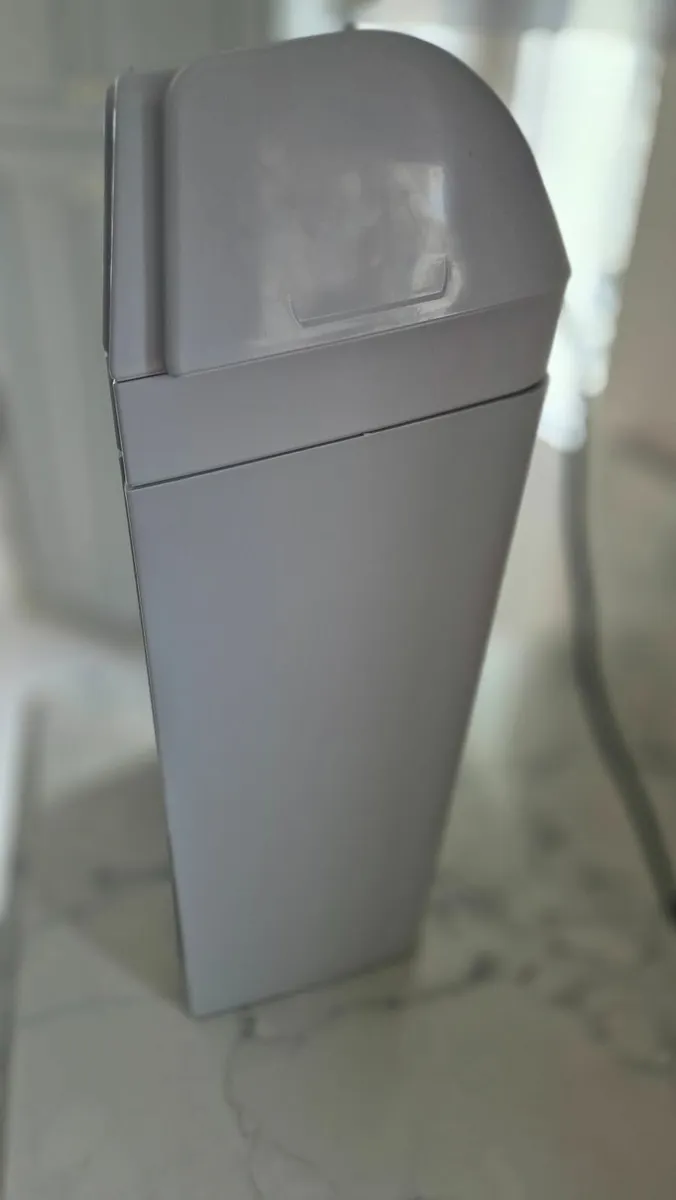 Paper Shredder - Image 2